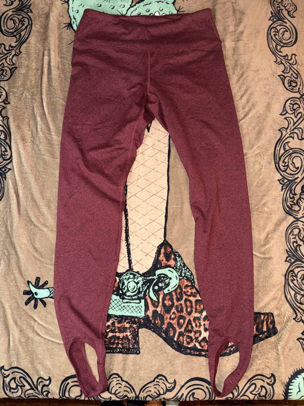NWOT Old Navy Maroon Stirrup Leggings Women